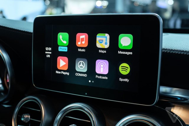 Claude ajunge pe CarPlay: utilizatorii pot conversa cu chatbot-ul Anthropic direct din mașină 1